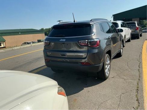 Used 2023 Jeep Compass 4WD image 10