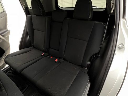 Used 2018 Toyota RAV4 XLE AWD/4WD image 15