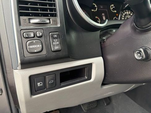 Used 2019 Toyota Sequoia Limited w/ Safety & Convenience Package AWD/4WD image 31