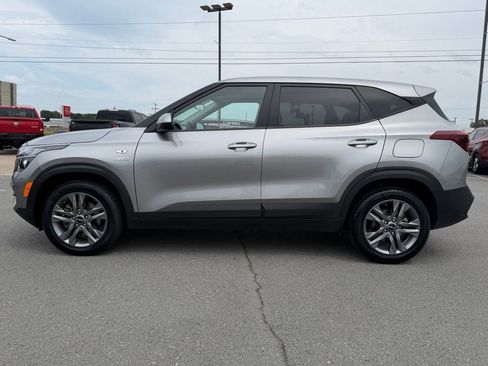 Used 2022 Kia Seltos LX AWD/4WD image 4