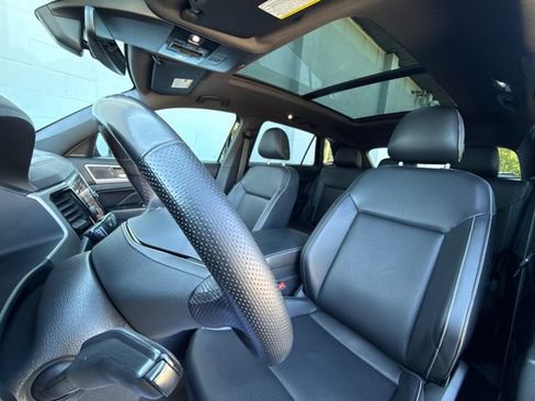 Used 2020 Volkswagen Atlas Cross Sport SEL R-Line AWD/4WD image 24