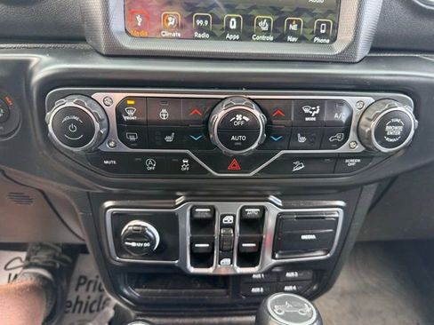 Used 2018 Jeep Wrangler Unlimited Sahara AWD/4WD image 20