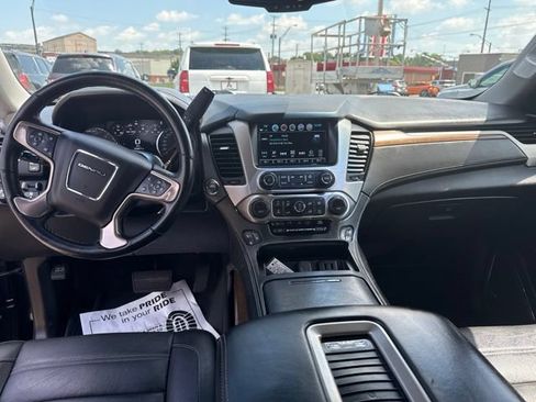 Used 2019 GMC Yukon XL Denali w/ Denali Ultimate Package AWD/4WD image 20