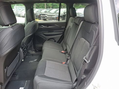 New 2025 Jeep Grand Cherokee Laredo X w/ Luxury Tech Group I image 6
