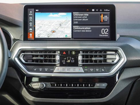 Used 2025 BMW X4 xDrive30i image 16