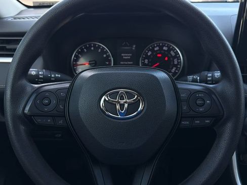 Used 2020 Toyota RAV4 XLE w/ Convenience Package FWD image 24