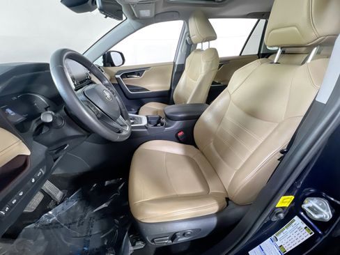 Used 2019 Toyota RAV4 Limited w/ Limited Grade Weather Package image 21