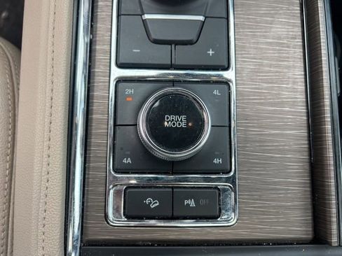 Used 2022 Ford Expedition Limited AWD/4WD image 35
