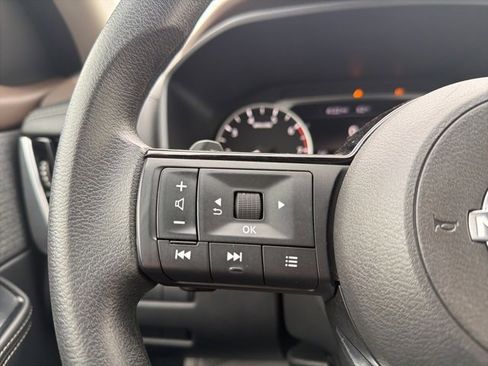 Certified 2022 Nissan Rogue SV image 19