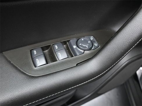 Used 2025 Chevrolet Blazer LT image 13