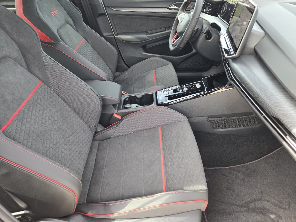 New 2026 Volkswagen GTI SE FWD image 12