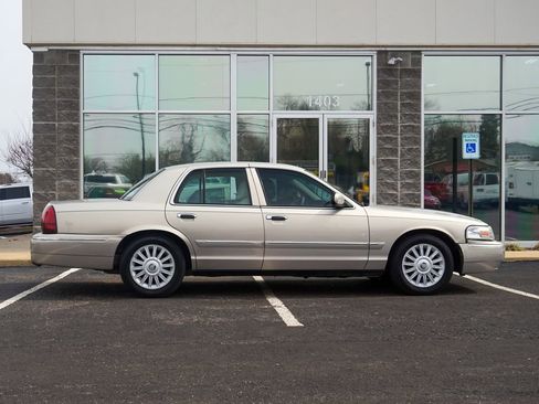 Used 2008 Mercury Grand Marquis LS image 2