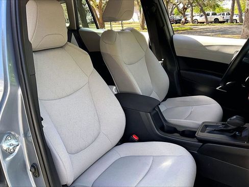 Used 2026 Toyota Corolla Cross L image 28