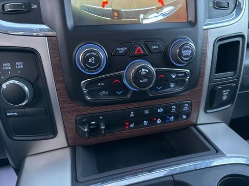 Used 2018 RAM 3500 Laramie image 32