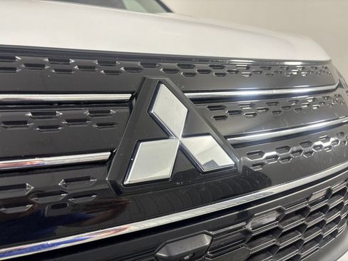 Used 2024 Mitsubishi Outlander SE FWD image 20