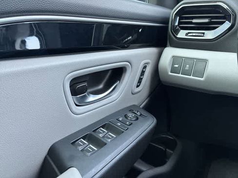 Certified 2025 Honda Pilot Touring image 40