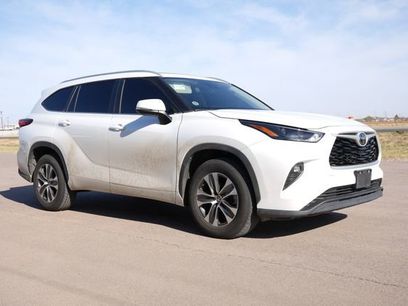 Used 2023 Toyota Highlander XLE