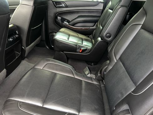 Used 2019 GMC Yukon XL SLT image 5