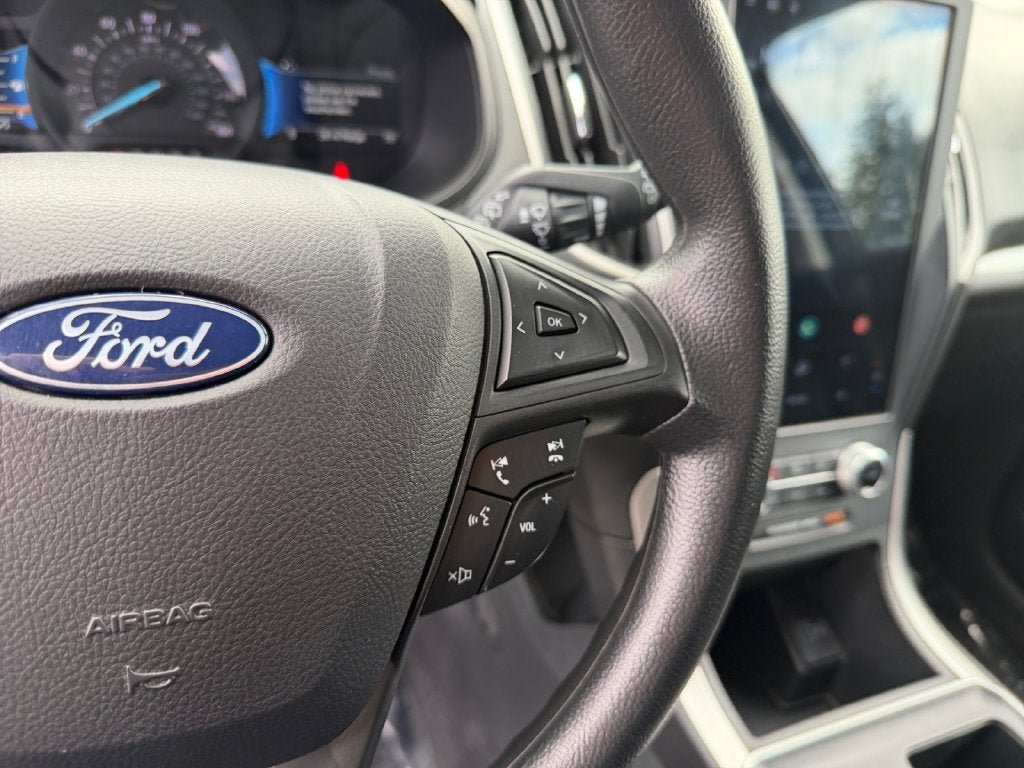 Used 2024 Ford Edge SE w/ Black Appearance Package AWD/4WD image 17