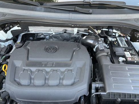 Used 2023 Volkswagen Tiguan SE R-Line FWD image 32