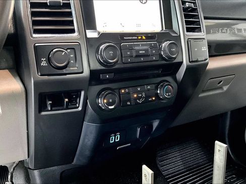 Used 2017 Ford F350 XLT w/ XLT Value Package AWD/4WD image 10