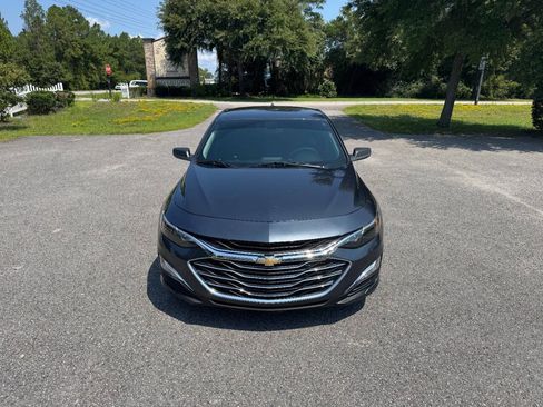 Used 2019 Chevrolet Malibu LS FWD image 2