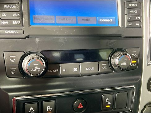 Used 2018 Nissan Titan SV w/ SV Convenience Package image 27