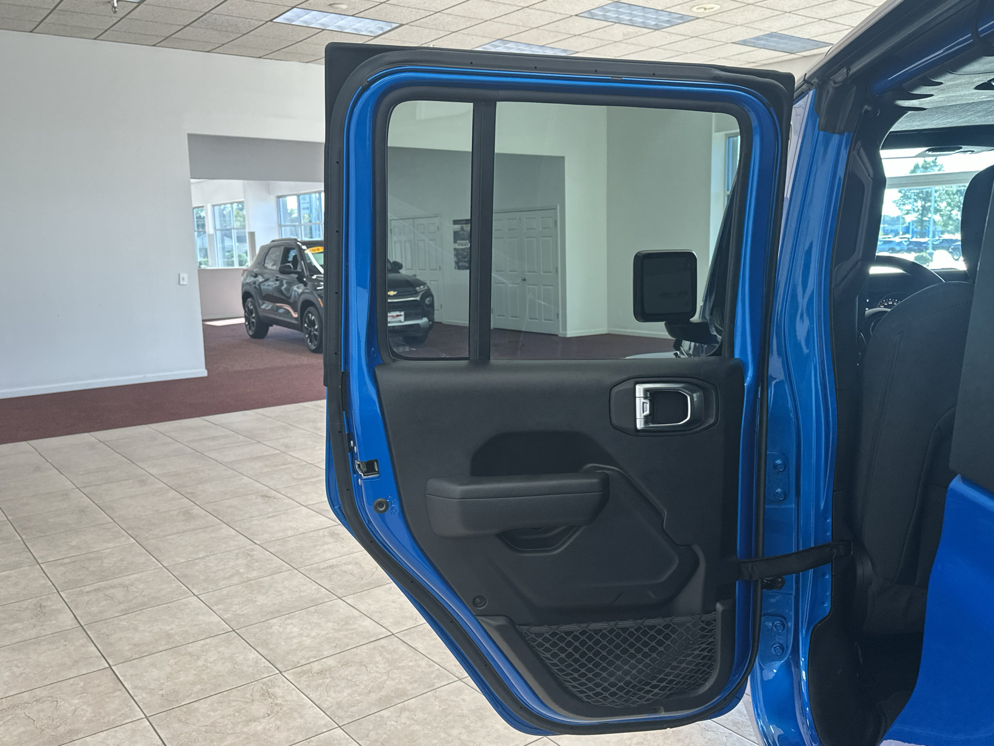 Used 2023 Jeep Gladiator Sport AWD/4WD image 15