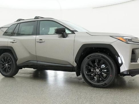 Used 2026 Toyota RAV4 SE FWD image 31