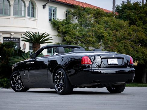 Used 2019 Rolls-Royce Dawn image 42