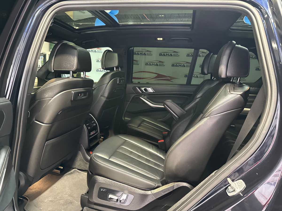 Used 2022 BMW X7 xDrive40i w/ M Sport Package AWD/4WD image 38