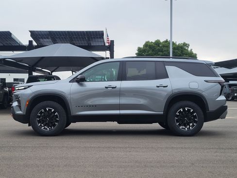 Used 2025 Chevrolet Traverse Z71 AWD/4WD image 4