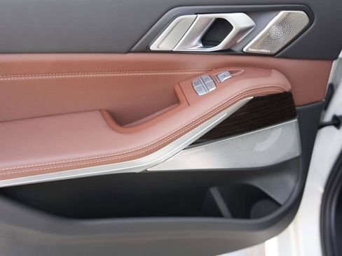 Used 2024 BMW X7 xDrive40i w/ Executive Package image 9