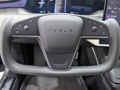 Used 2023 Tesla Model S Plaid image 15