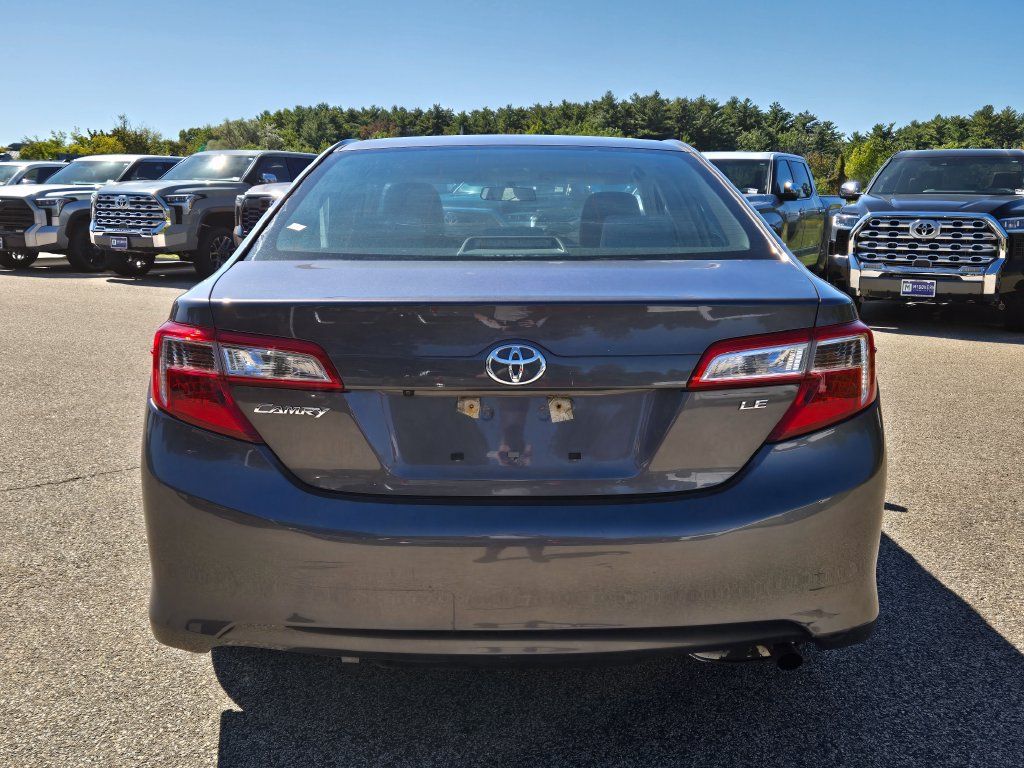 Used 2014 Toyota Camry LE FWD image 4