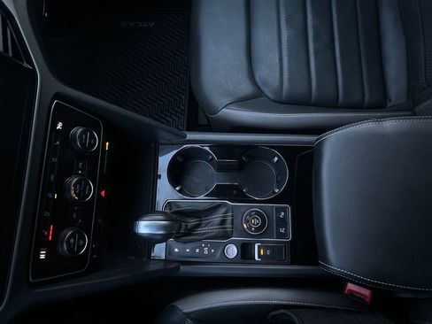 Certified 2021 Volkswagen Atlas Cross Sport SEL Premium image 13
