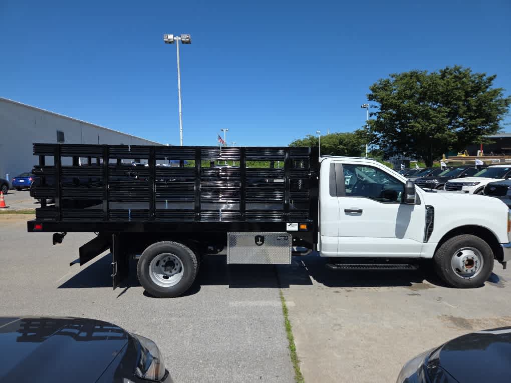 New 2025 Ford F350 XL w/ XL Chrome Package RWD image 8