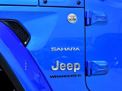 Used 2024 Jeep Wrangler Unlimited Sahara AWD/4WD image 7