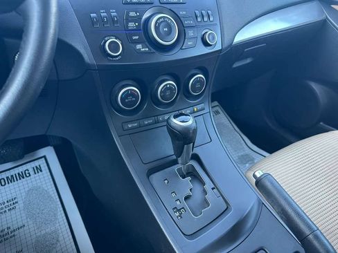 Used 2013 MAZDA MAZDA3 i Touring FWD image 17