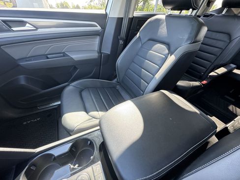 Used 2022 Volkswagen Atlas SEL Premium image 20