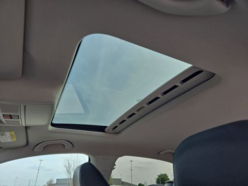 Used 2016 Volkswagen Jetta SE image 17