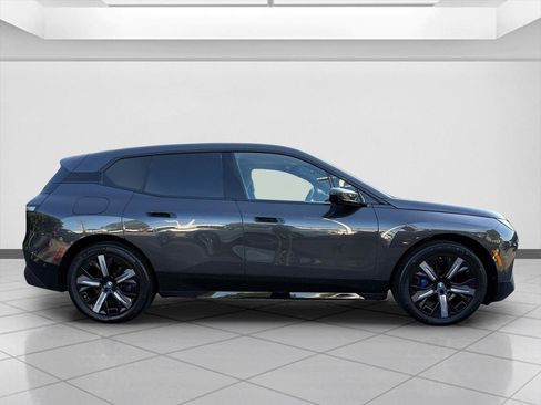 Used 2024 BMW iX xDrive50 w/ Premium Package AWD/4WD image 7