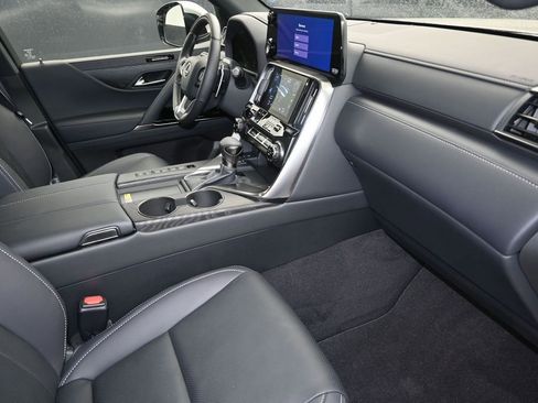 New 2026 Lexus LX 600 4WD w/ Luxury Package image 23