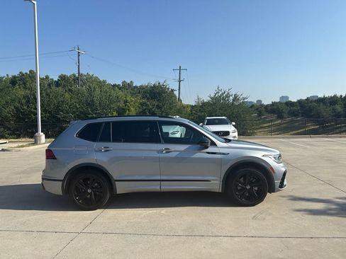 Used 2023 Volkswagen Tiguan SE R-Line FWD image 4