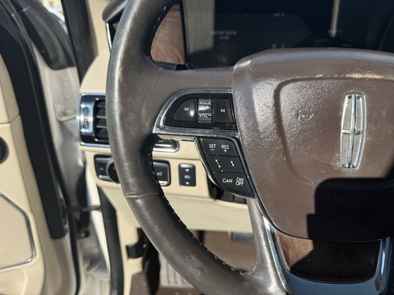 Used 2019 Lincoln Navigator L Reserve AWD/4WD image 20
