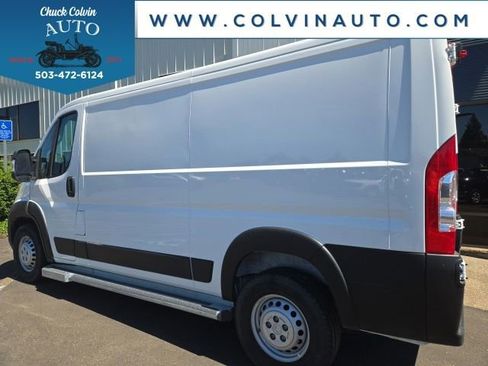 Used 2025 RAM ProMaster 2500 w/ U-Haul Equipment Group FWD image 5