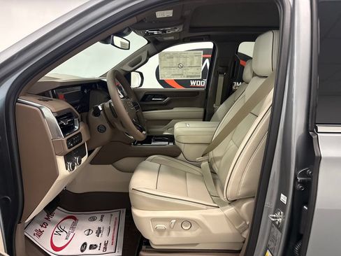 New 2026 GMC Yukon XL Denali w/ Sun & Power Step Package RWD image 8