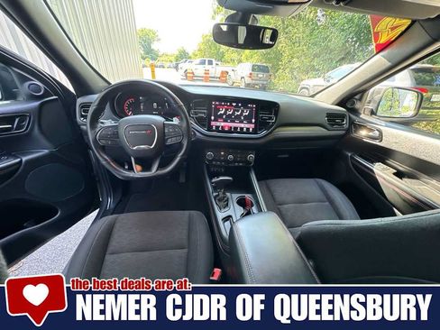 Used 2025 Dodge Durango GT AWD/4WD image 21
