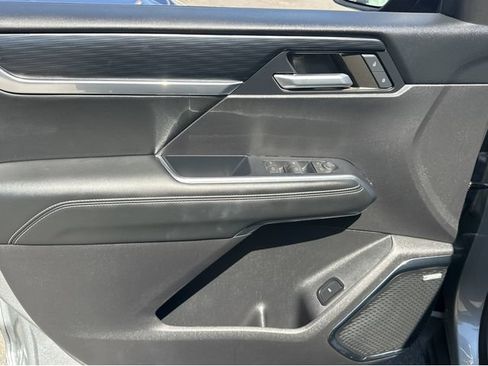 Used 2024 GMC Acadia Elevation w/ Luxury Package FWD image 6
