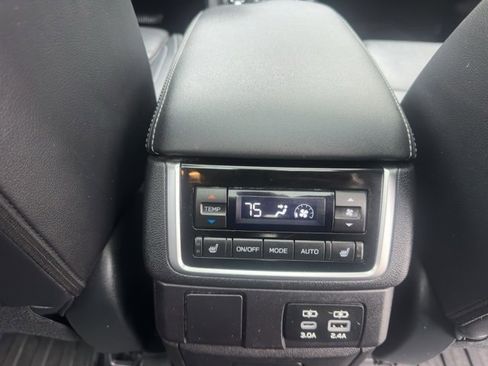 Used 2023 Subaru Ascent Limited w/ Technology Package image 28